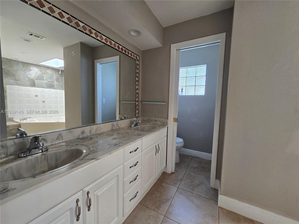 В аренду: $3,500 (3 спален, 2 ванн, 1700 Квадратных фут)