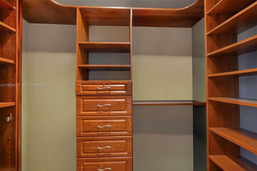 En Renta: $4,900 (2 camas, 2 baños, 1640 Pies cuadrados)