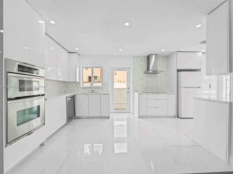 待售: $640,000 (3 贝兹, 2 浴室, 1890 平方英尺)