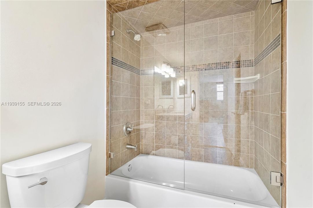 En Venta: $389,000 (2 camas, 2 baños, 1465 Pies cuadrados)