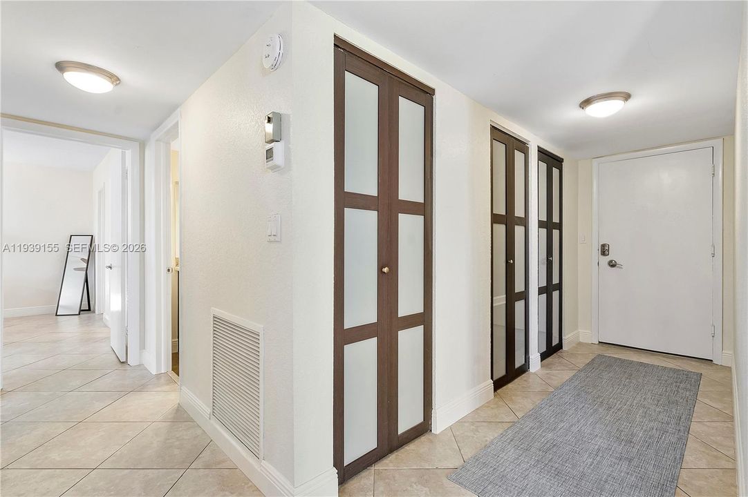 En Venta: $389,000 (2 camas, 2 baños, 1465 Pies cuadrados)