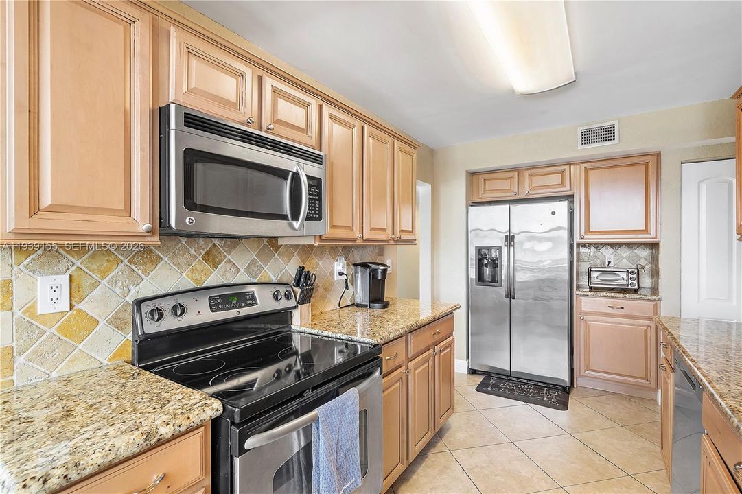 En Venta: $389,000 (2 camas, 2 baños, 1465 Pies cuadrados)