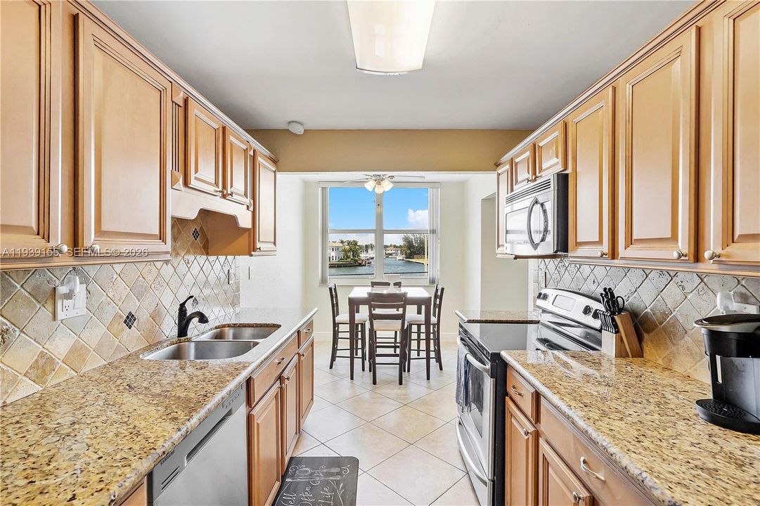 En Venta: $389,000 (2 camas, 2 baños, 1465 Pies cuadrados)