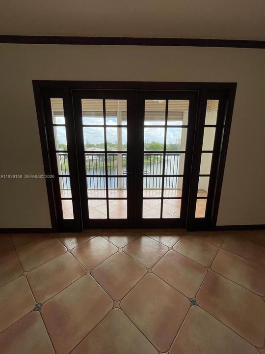 出租: $2,200 (2 贝兹, 2 浴室, 1280 平方英尺)