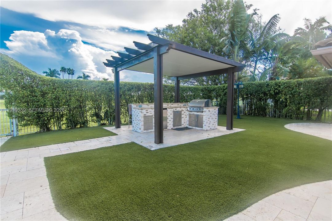 待售: $1,340,000 (5 贝兹, 3 浴室, 3792 平方英尺)