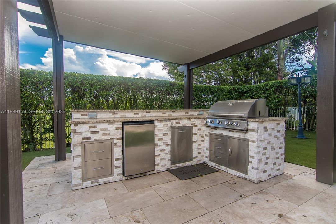 待售: $1,340,000 (5 贝兹, 3 浴室, 3792 平方英尺)