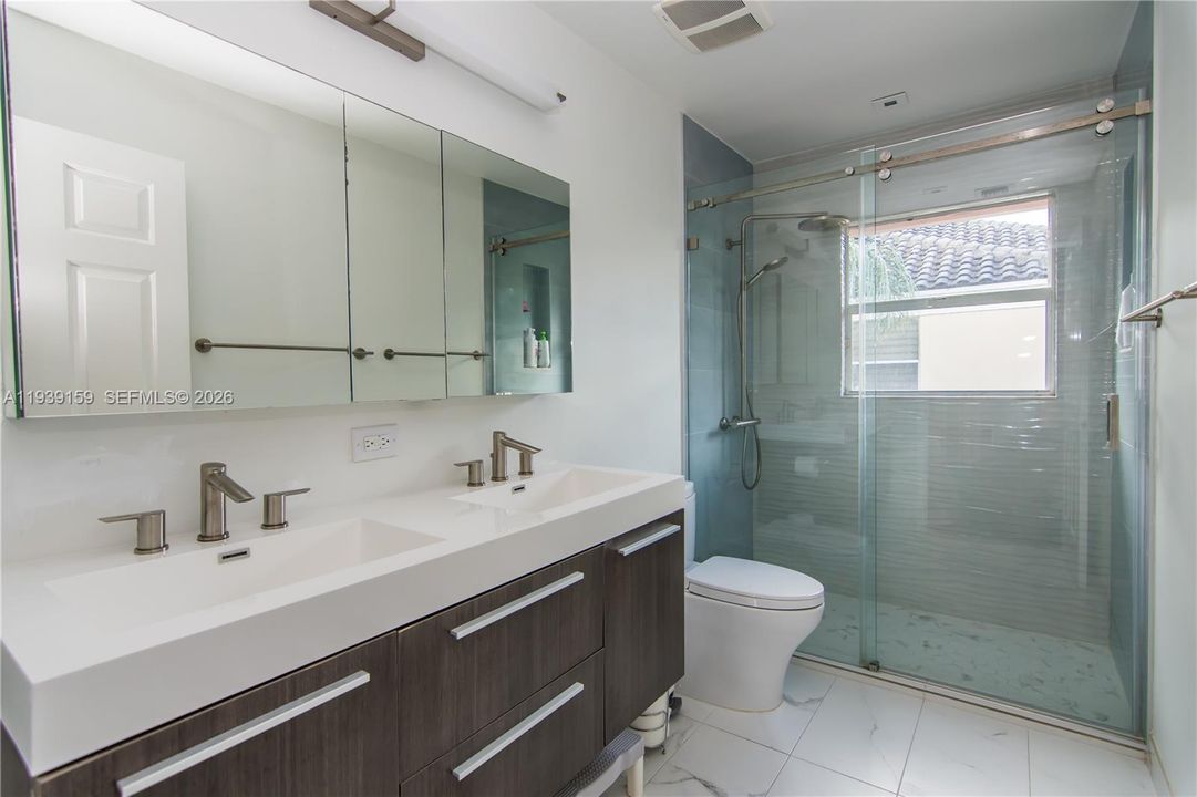 待售: $1,340,000 (5 贝兹, 3 浴室, 3792 平方英尺)