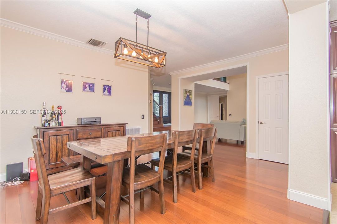 待售: $1,340,000 (5 贝兹, 3 浴室, 3792 平方英尺)