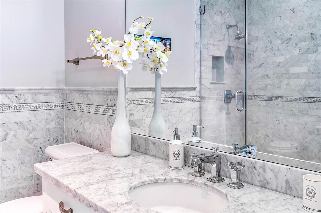 For Sale: $6,245,000 (2 beds, 2 baths, 1757 Square Feet)