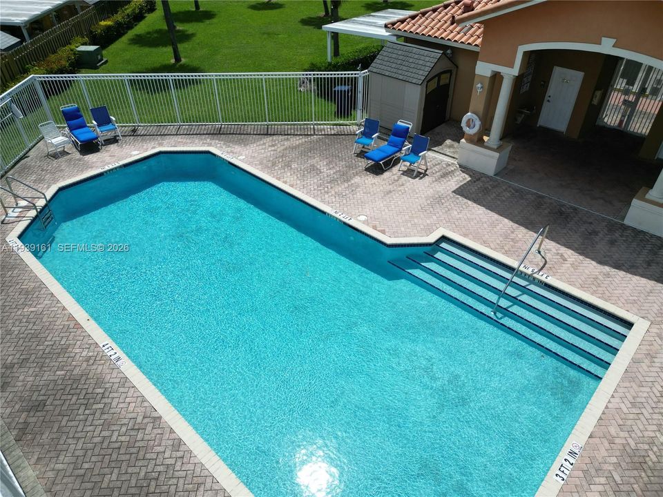 En Renta: $2,399 (3 camas, 2 baños, 1421 Pies cuadrados)