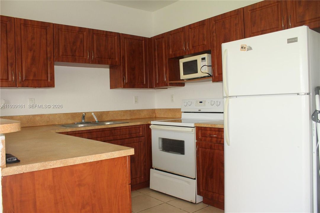 En Renta: $2,399 (3 camas, 2 baños, 1421 Pies cuadrados)