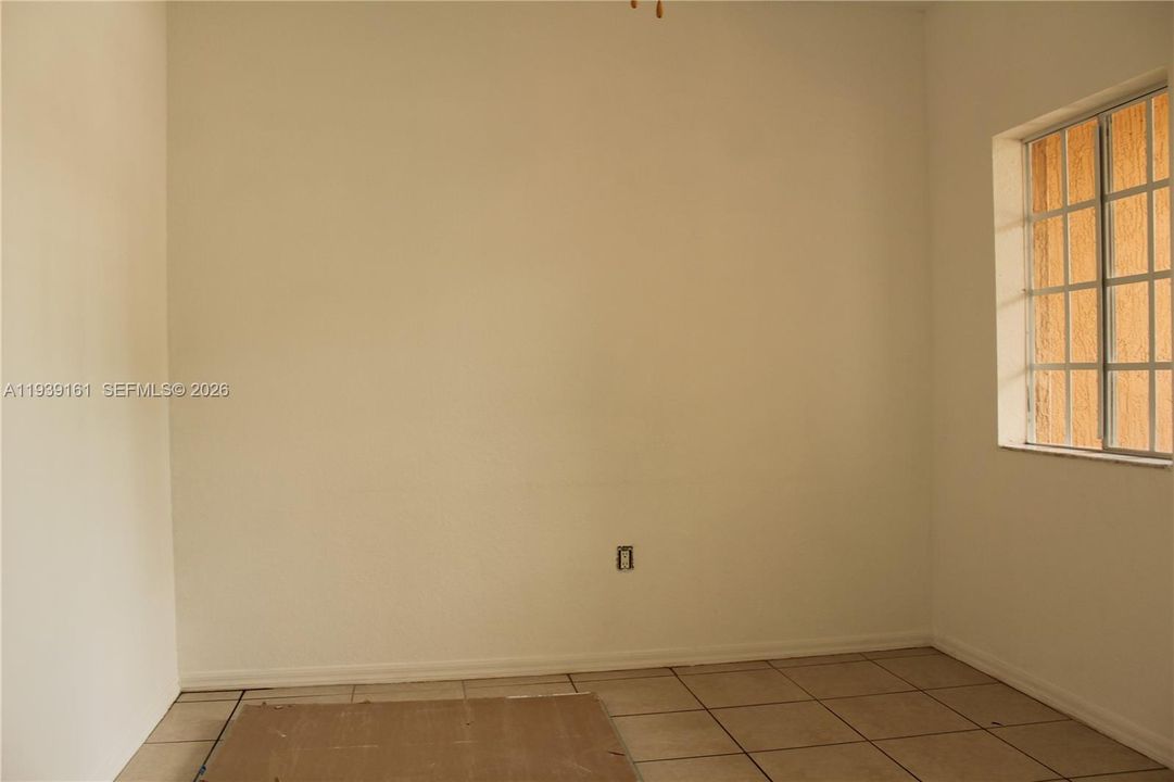 En Renta: $2,399 (3 camas, 2 baños, 1421 Pies cuadrados)