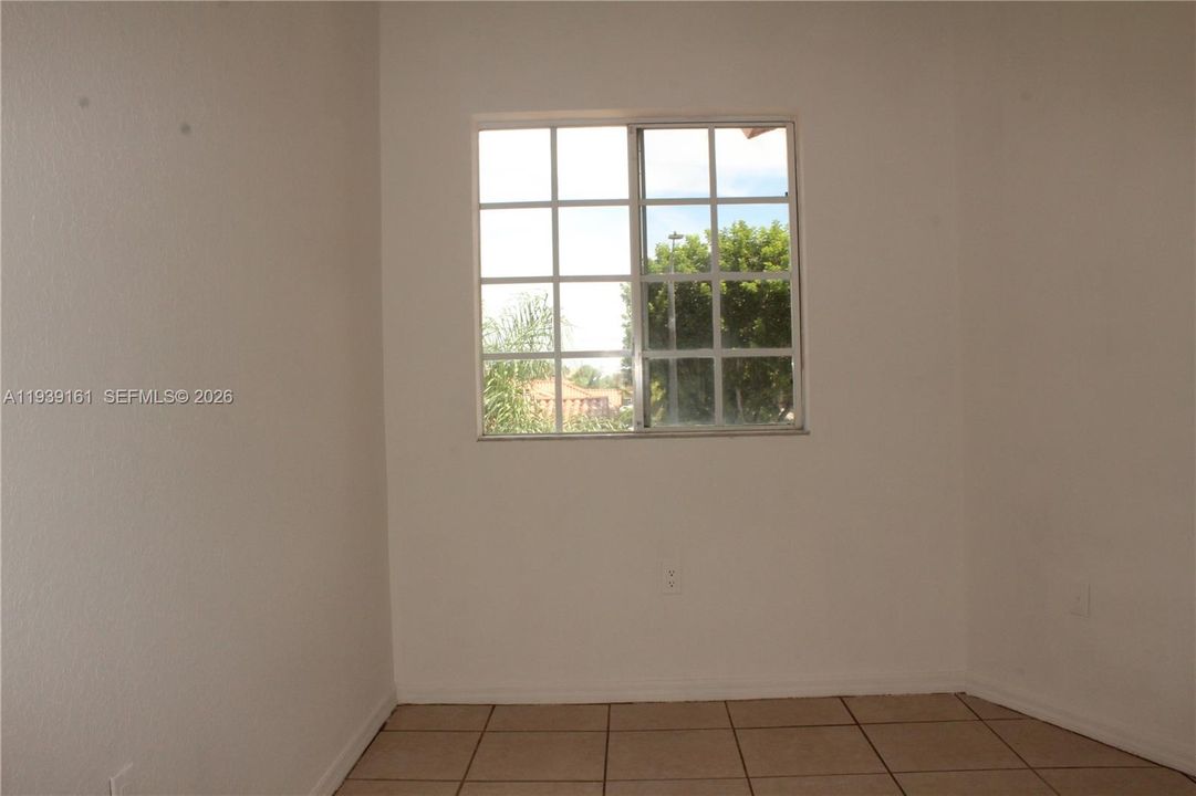 En Renta: $2,399 (3 camas, 2 baños, 1421 Pies cuadrados)