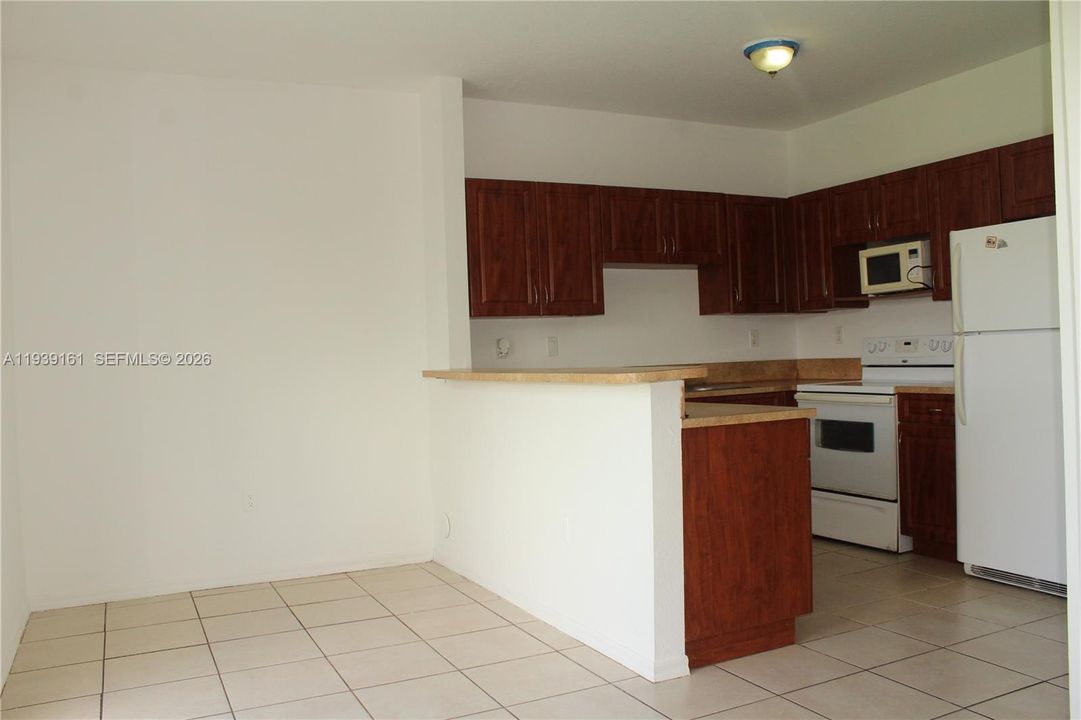 En Renta: $2,399 (3 camas, 2 baños, 1421 Pies cuadrados)