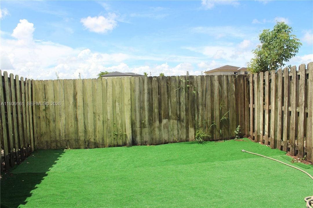 En Renta: $2,399 (3 camas, 2 baños, 1421 Pies cuadrados)