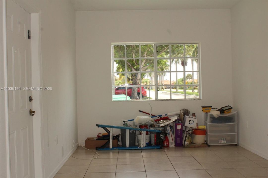 En Renta: $2,399 (3 camas, 2 baños, 1421 Pies cuadrados)