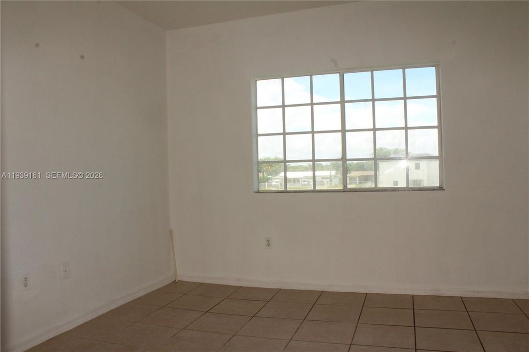 En Renta: $2,399 (3 camas, 2 baños, 1421 Pies cuadrados)