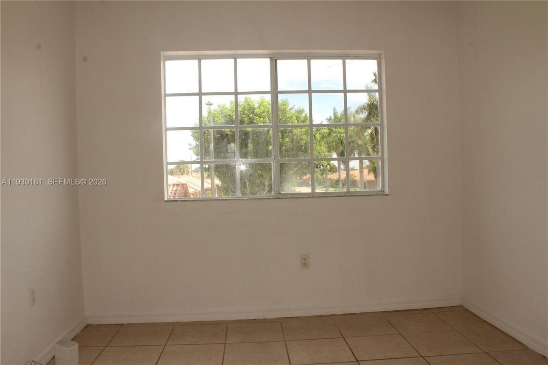 En Renta: $2,399 (3 camas, 2 baños, 1421 Pies cuadrados)