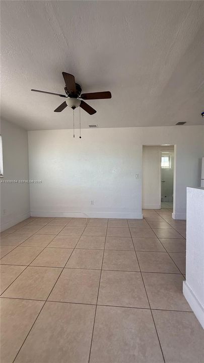 出租: $1,650 (1 贝兹, 1 浴室, 500 平方英尺)