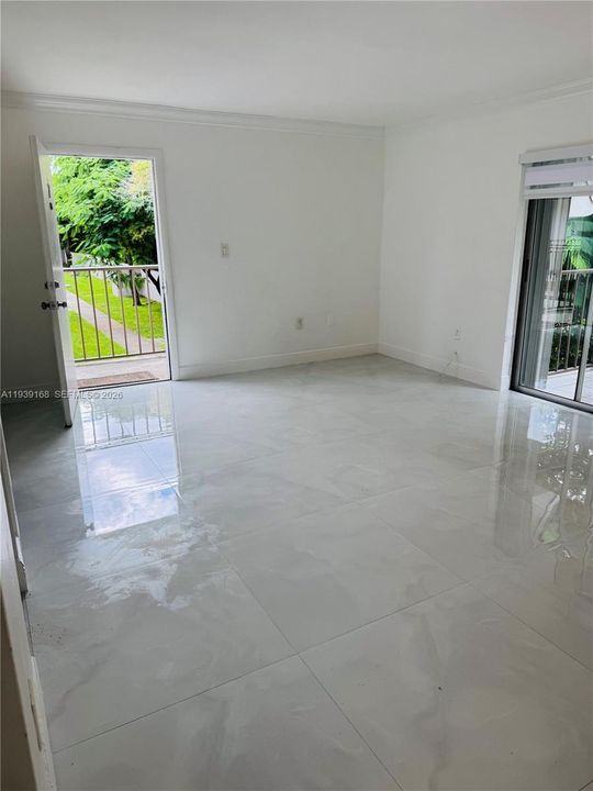 For Rent: $2,150 (2 beds, 2 baths, 812 Square Feet)