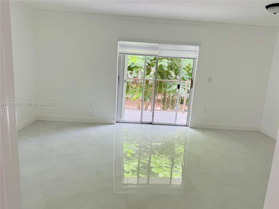 For Rent: $2,150 (2 beds, 2 baths, 812 Square Feet)