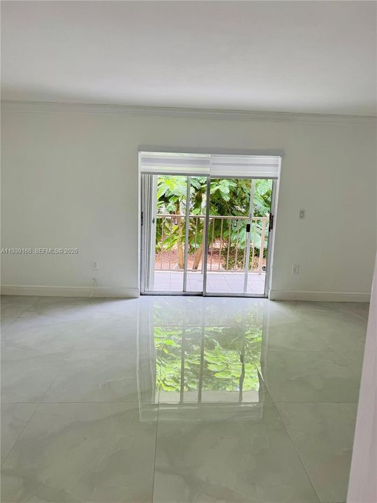 For Rent: $2,150 (2 beds, 2 baths, 812 Square Feet)