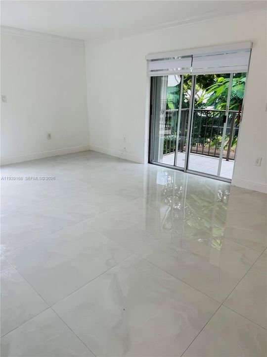 For Rent: $2,150 (2 beds, 2 baths, 812 Square Feet)