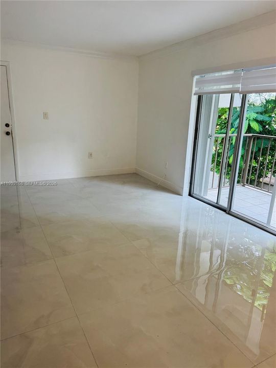 For Rent: $2,150 (2 beds, 2 baths, 812 Square Feet)