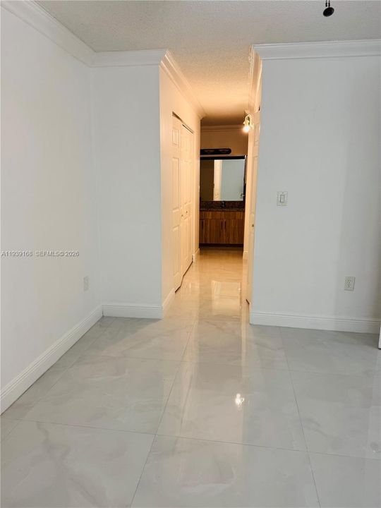 For Rent: $2,150 (2 beds, 2 baths, 812 Square Feet)