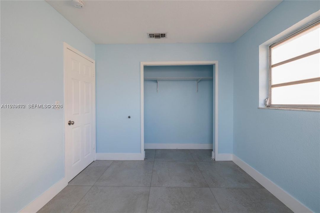 For Rent: $2,250 (2 beds, 1 baths, 588 Square Feet)