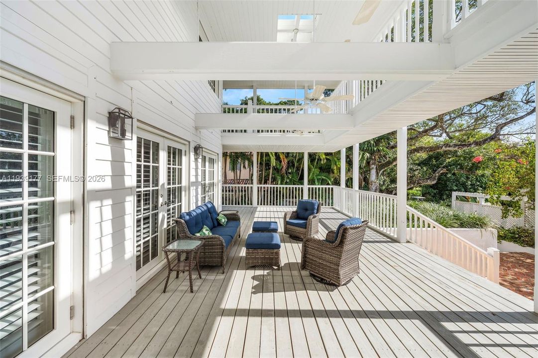 На продажу: $8,950,000 (4 спален, 5 ванн, 7236 Квадратных фут)