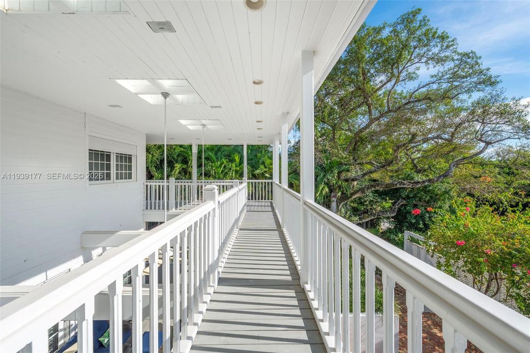 second floor wraparound