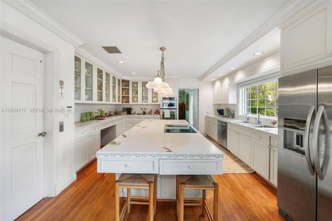 На продажу: $8,950,000 (4 спален, 5 ванн, 7236 Квадратных фут)