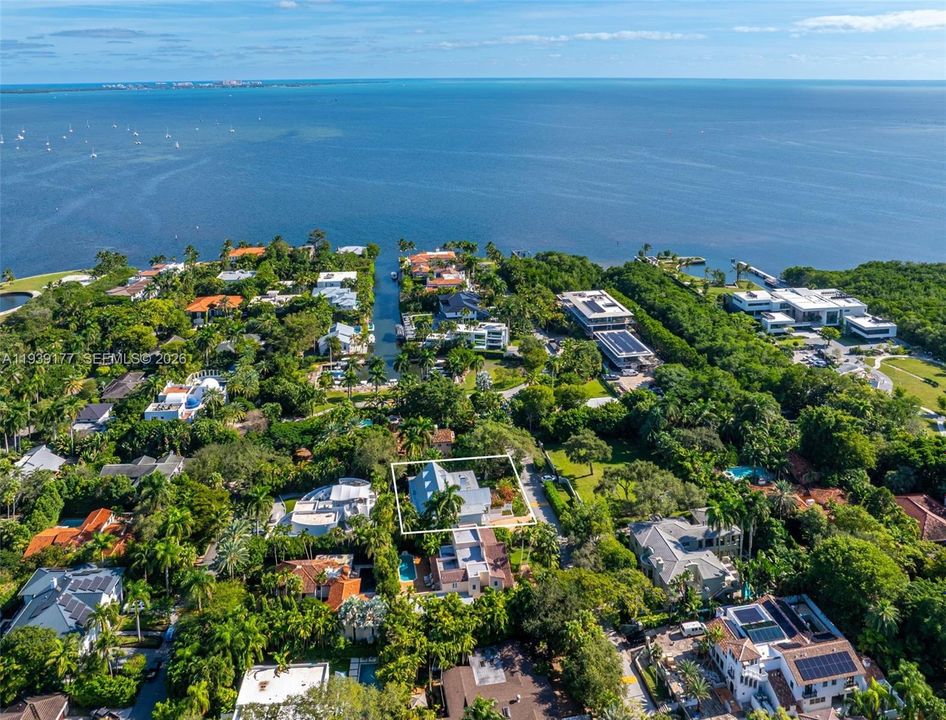 На продажу: $8,950,000 (4 спален, 5 ванн, 7236 Квадратных фут)