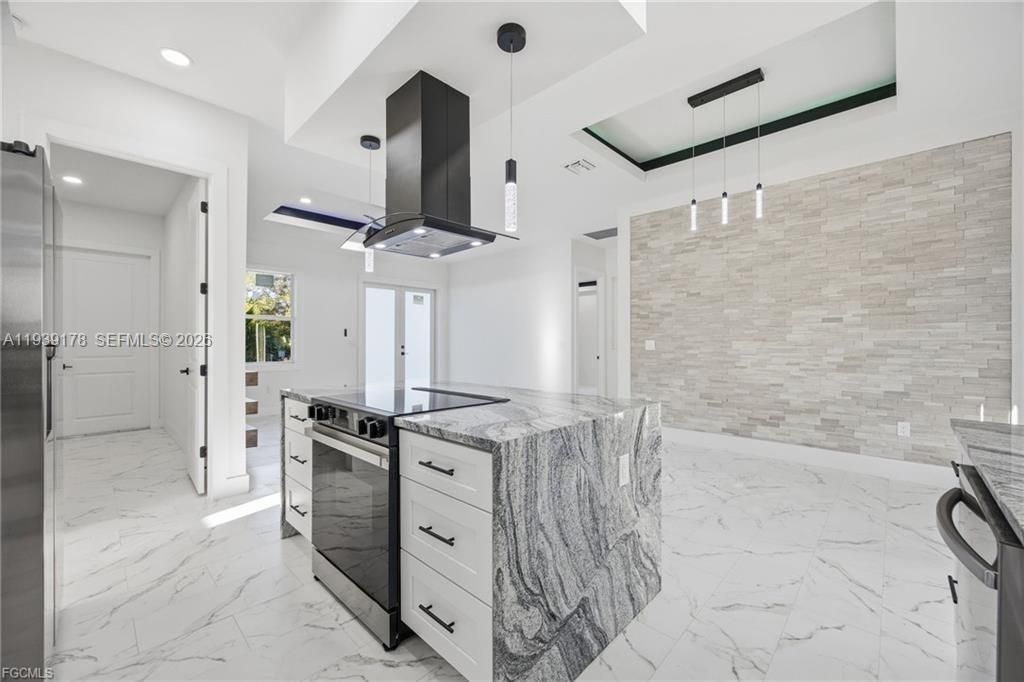 En Venta: $370,000 (3 camas, 2 baños, 1515 Pies cuadrados)