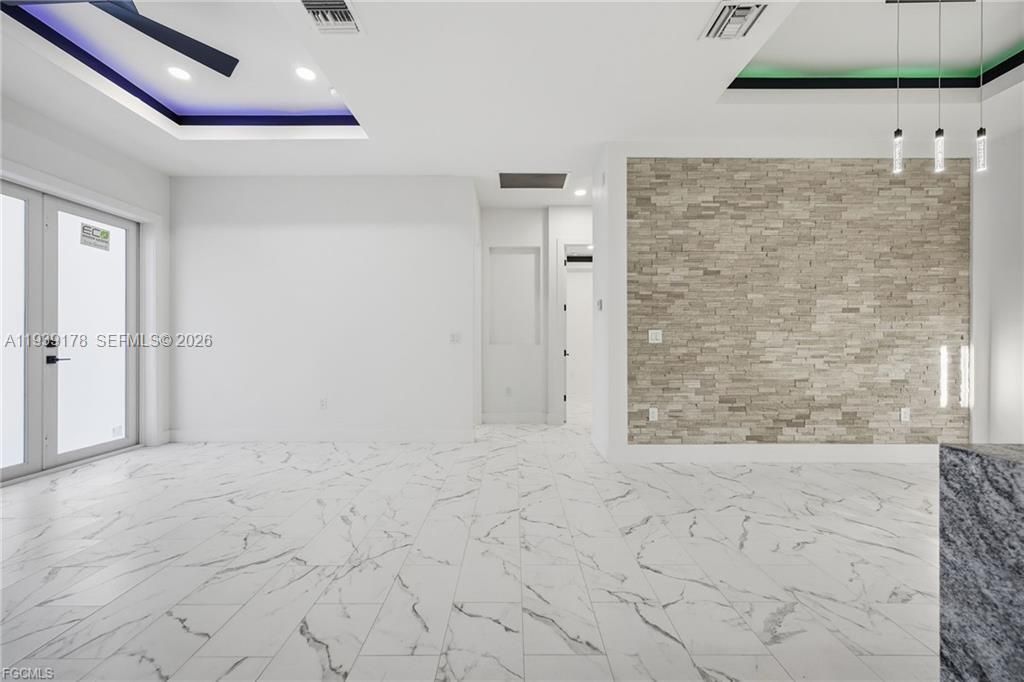 En Venta: $370,000 (3 camas, 2 baños, 1515 Pies cuadrados)