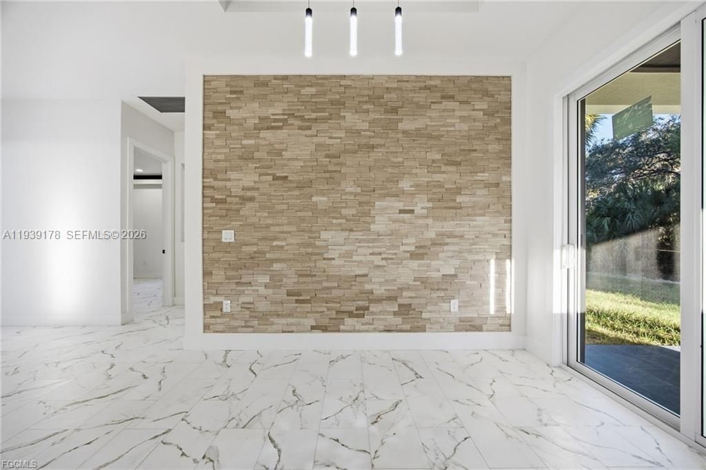 En Venta: $370,000 (3 camas, 2 baños, 1515 Pies cuadrados)