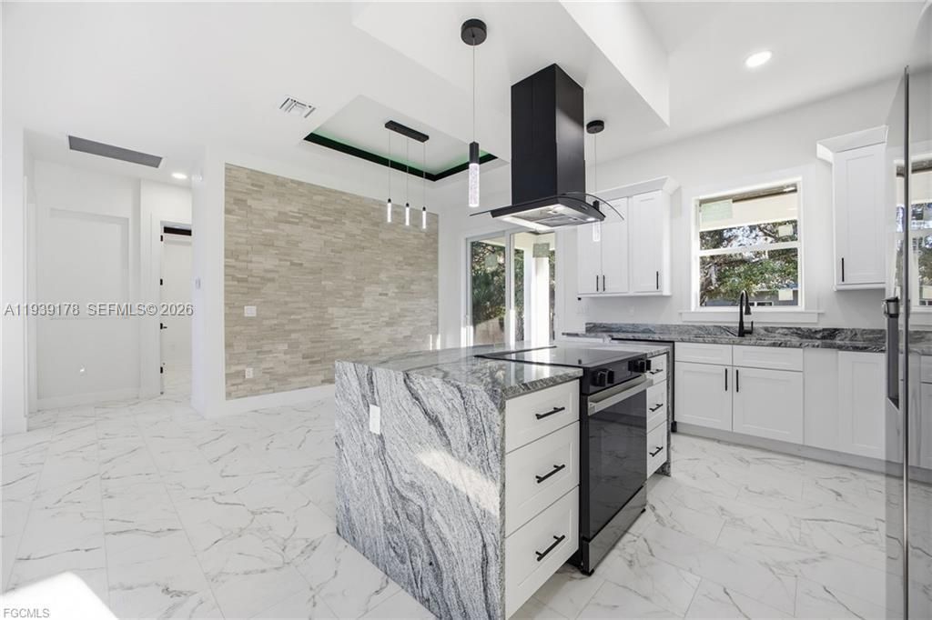 En Venta: $370,000 (3 camas, 2 baños, 1515 Pies cuadrados)