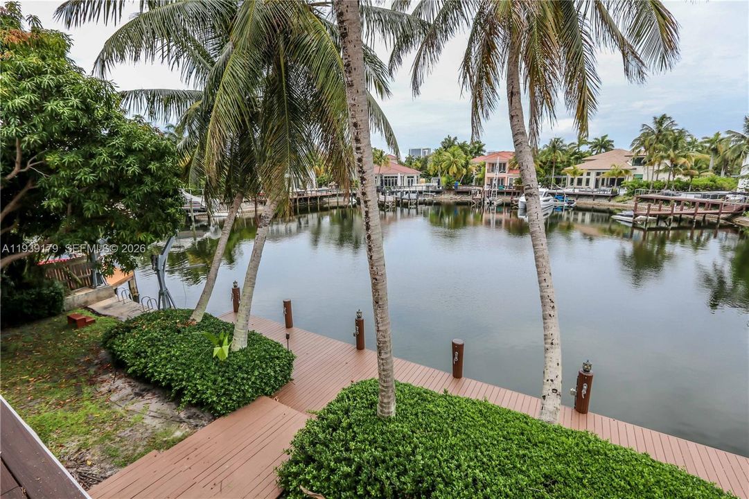 For Rent: $9,900 (5 beds, 3 baths, 3537 Square Feet)