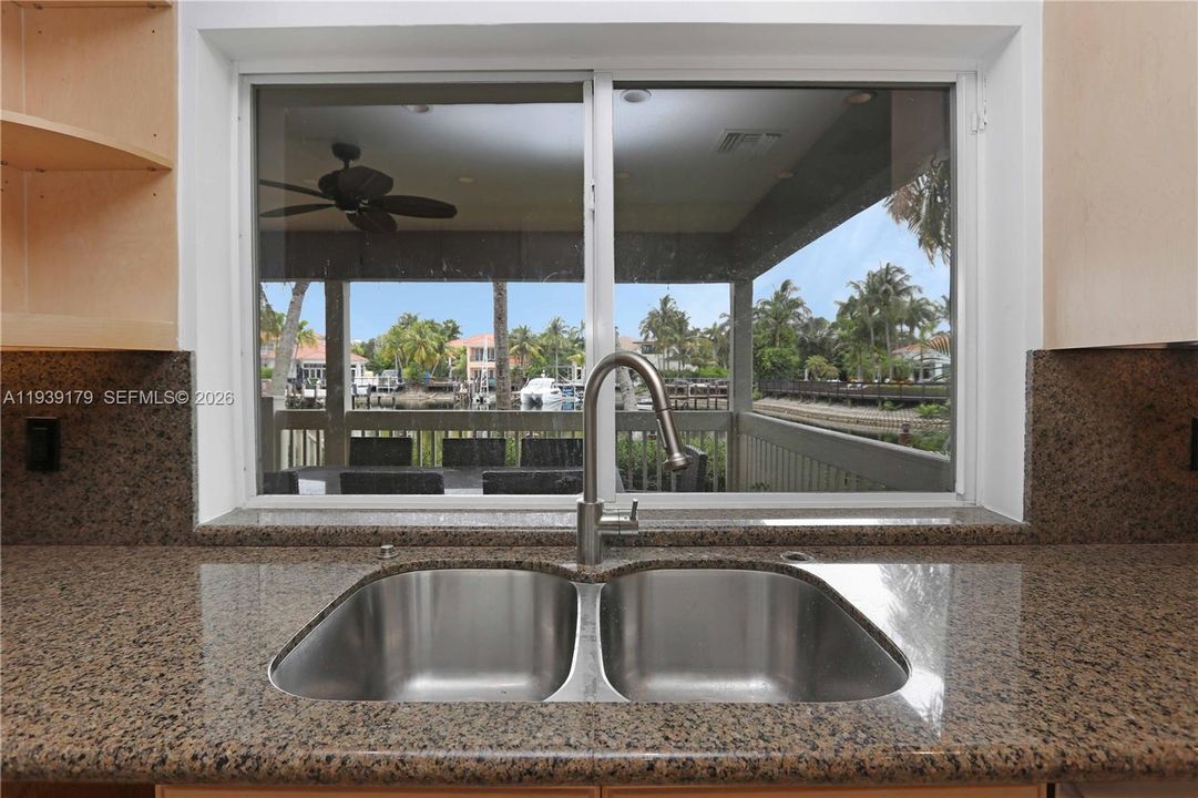 For Rent: $9,900 (5 beds, 3 baths, 3537 Square Feet)