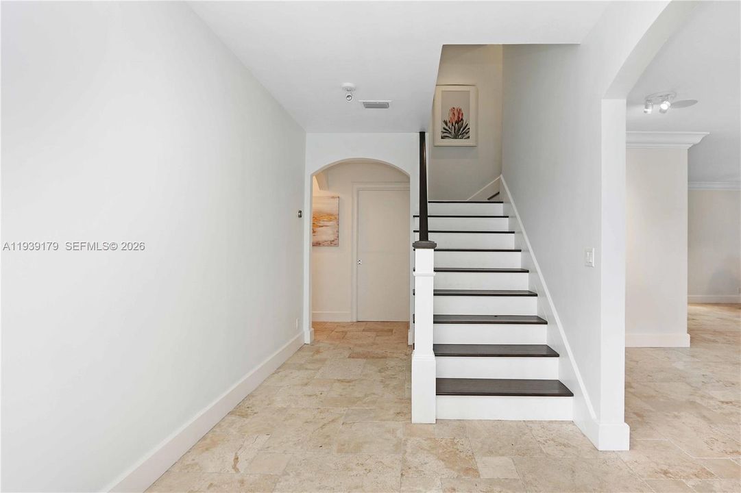 For Rent: $9,900 (5 beds, 3 baths, 3537 Square Feet)