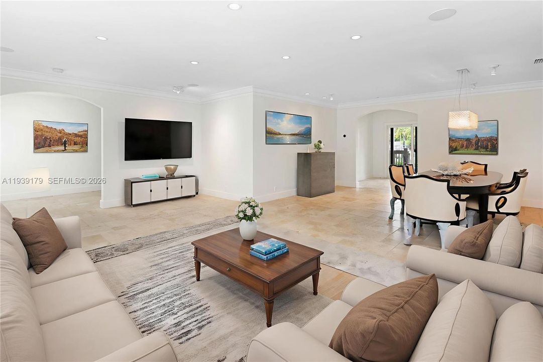 For Rent: $9,900 (5 beds, 3 baths, 3537 Square Feet)