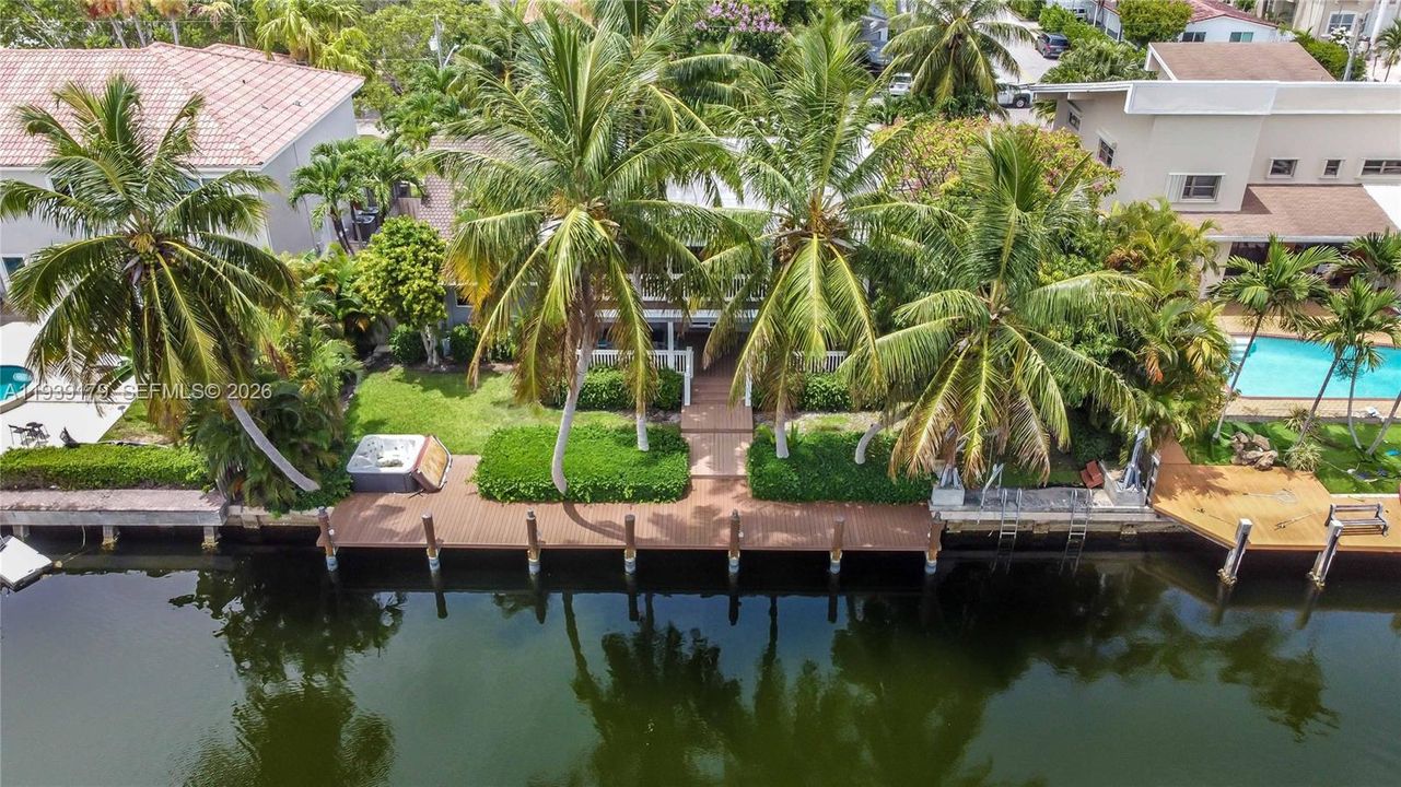 For Rent: $9,900 (5 beds, 3 baths, 3537 Square Feet)