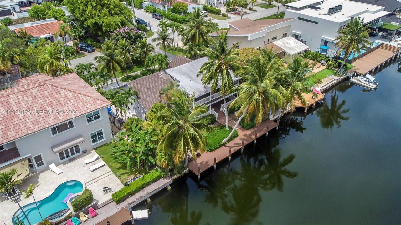 For Rent: $9,900 (5 beds, 3 baths, 3537 Square Feet)