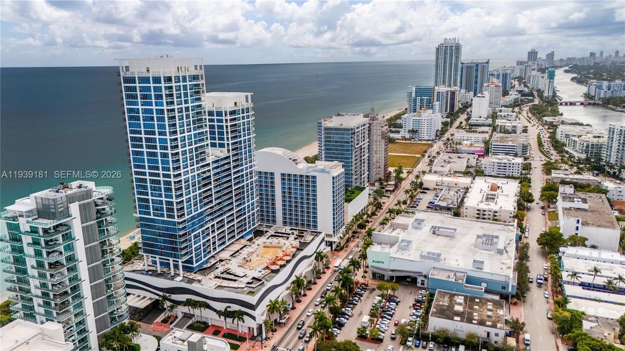 For Sale: $574,900 (1 beds, 1 baths, 820 Square Feet)