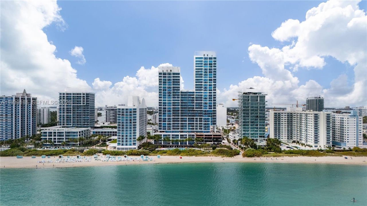 For Sale: $574,900 (1 beds, 1 baths, 820 Square Feet)