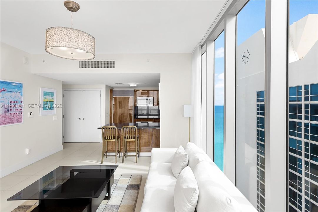 For Sale: $574,900 (1 beds, 1 baths, 820 Square Feet)