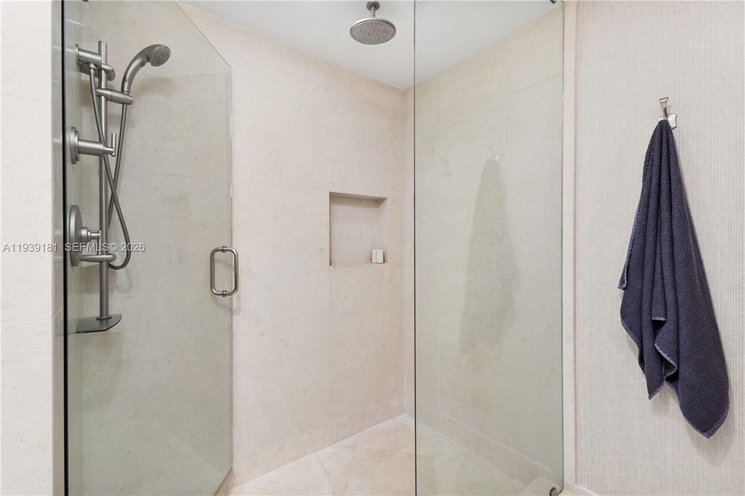 For Sale: $574,900 (1 beds, 1 baths, 820 Square Feet)