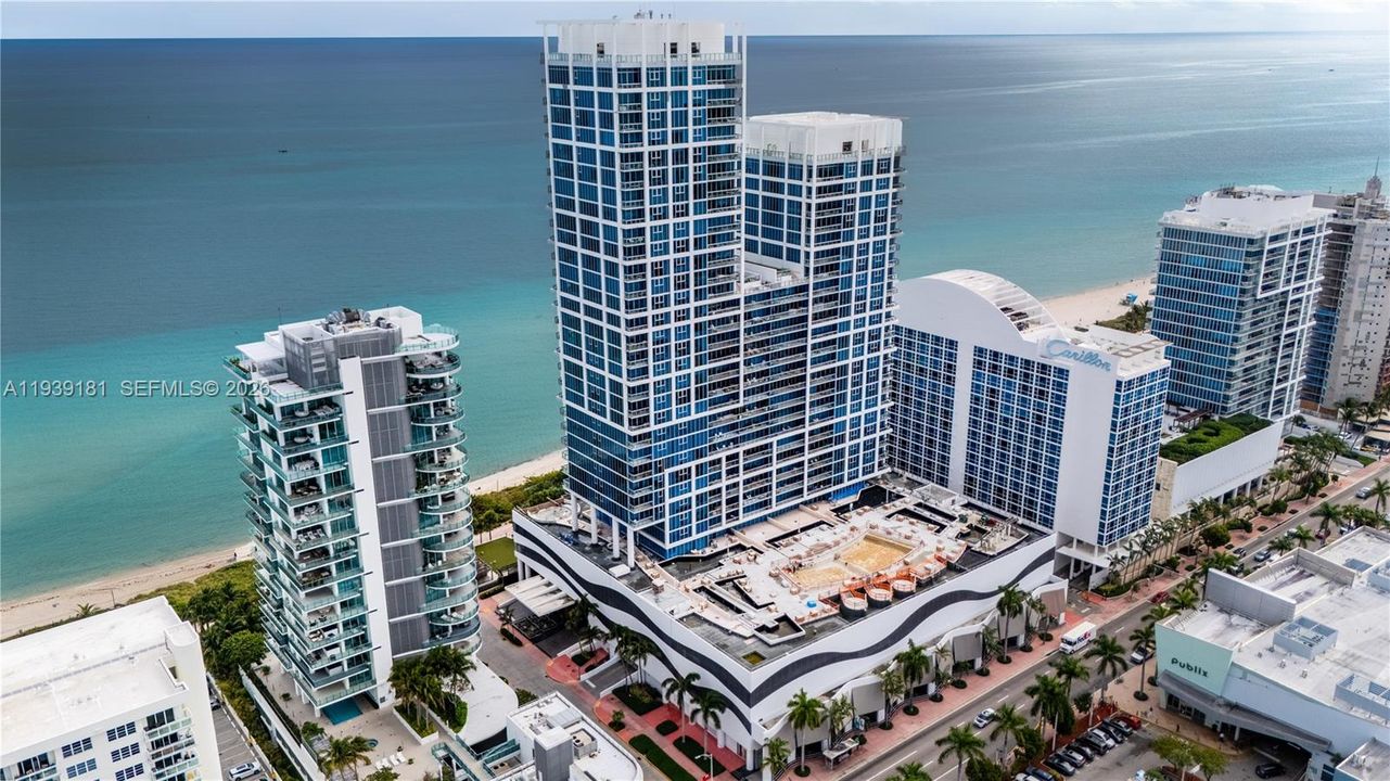 For Sale: $574,900 (1 beds, 1 baths, 820 Square Feet)