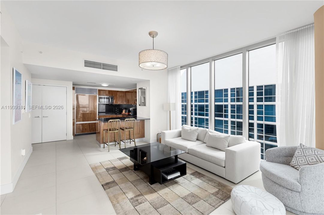 For Sale: $574,900 (1 beds, 1 baths, 820 Square Feet)
